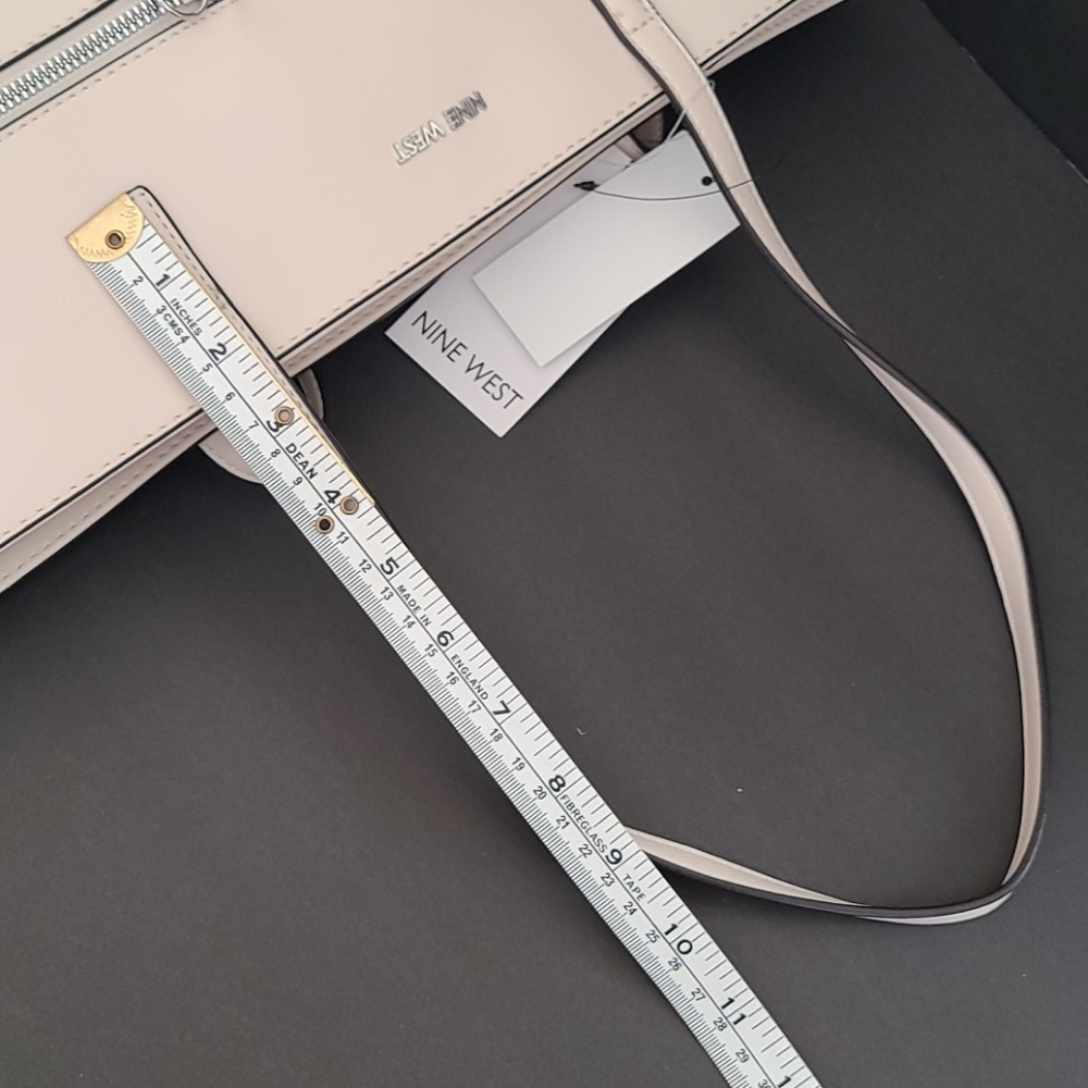 🚫NO LONGER AVAILABLE🚫 Nine West Tote - Picture 6 of 17